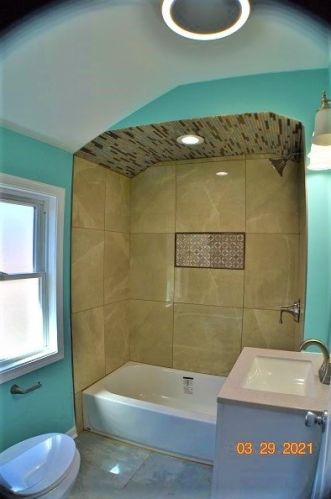 9918 Bensley Ave, Chicago IL 60617-6129 exterior