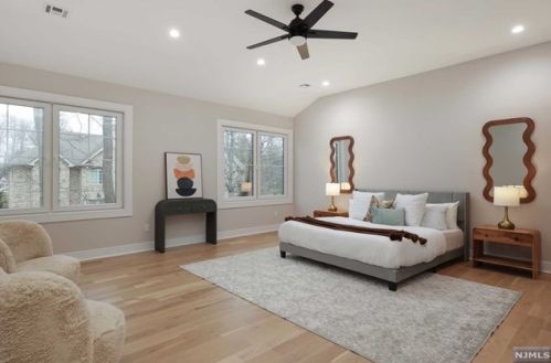 69 Grandview Ave, Upper Saddle River NJ 07458-2127 exterior