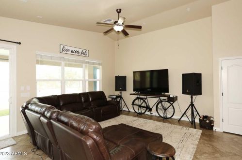 10012 5th St, Phoenix AZ  85042-8311 exterior