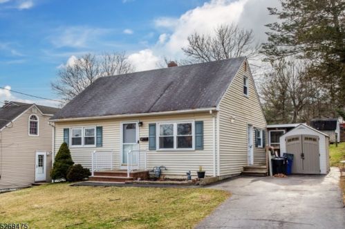 11 Duncan Ln, Rockaway NJ  07866-2807 exterior