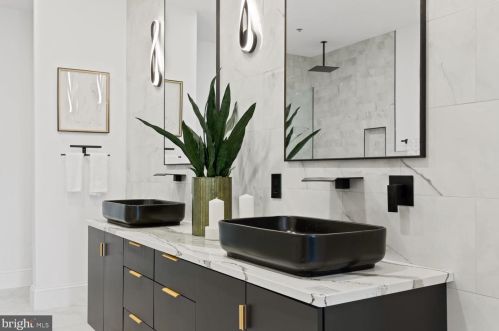 220 Prince St, Lancaster PA 17603-5878 exterior