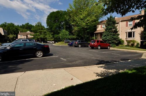 7523 Heatherton Ln, Rockville MD  20854-3232 exterior