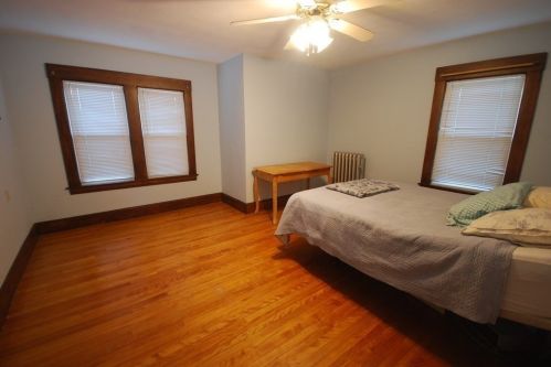 132 Riverdale St, West Springfield MA 01089-4642 exterior