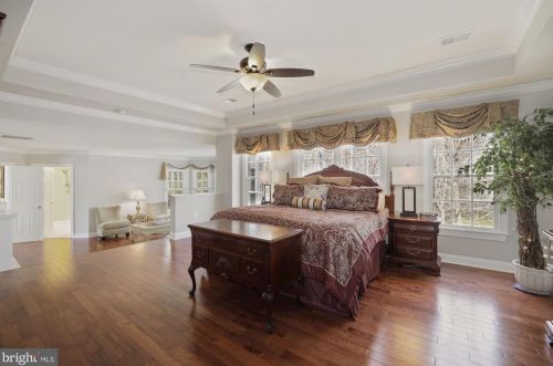 7001 Highland Mdw Ct, Alexandria VA 22315-3963 exterior