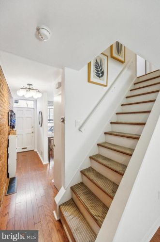 2210 Kater St, Philadelphia PA 19146-1139 exterior