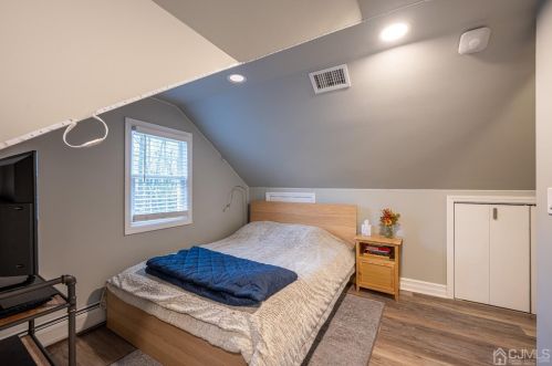 133 Hoover Ave, Edison NJ 08837-2669 exterior