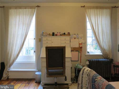 324 Camac St, Philadelphia PA 19140-4214 exterior