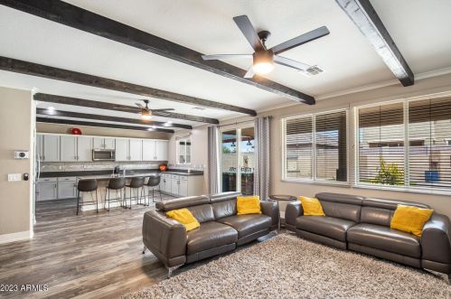 7633 37th St, Phoenix, AZ 85042