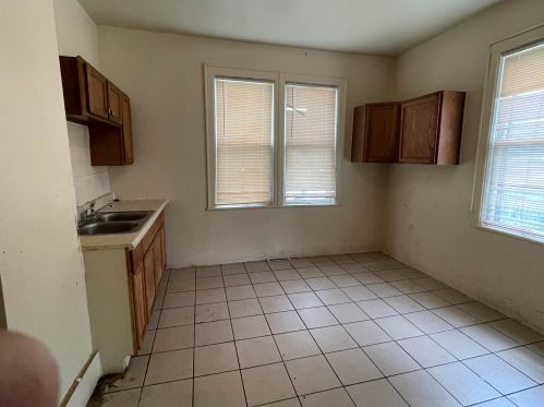 2373 44th St, Milwaukee, WI 53210-2937