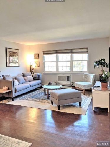 24 Un Ave, Nutley NJ 07110-3325 exterior