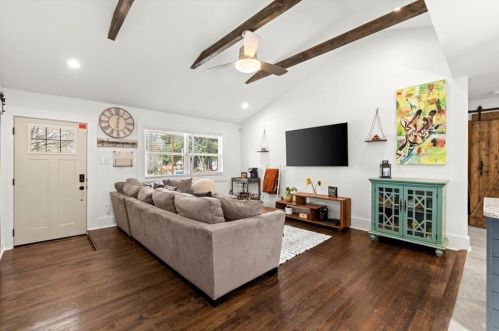 2930 Eleanor Ter, Atlanta GA  30318-6014 exterior