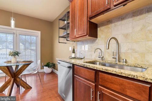 17028 Amity Dr, Rockville MD 20855-2578 exterior