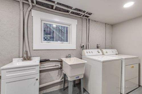 5228 Green St, Chicago IL  60609-6132 exterior