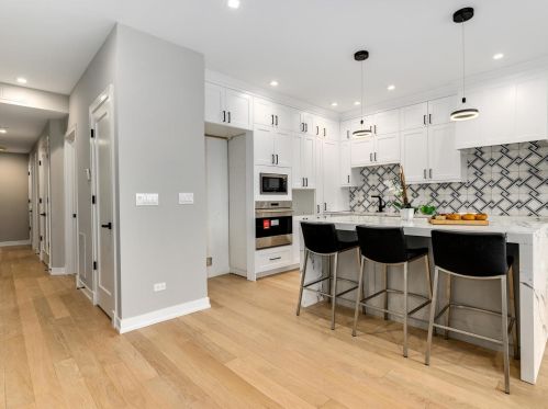 1545 Diversey Pkwy, Chicago, IL 60614-1125