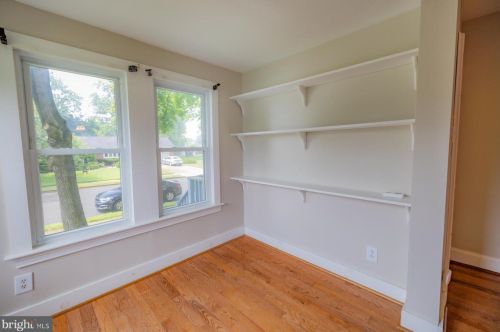 220 Hauser Ave, Trenton NJ 08620-1702 exterior