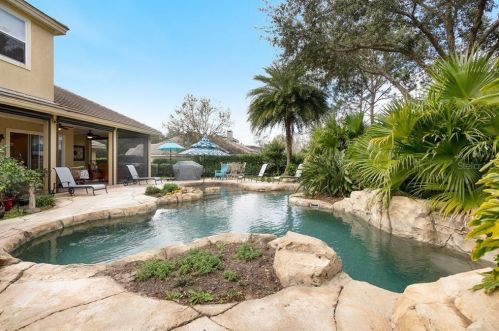 25601 Hawks Run Ln, Mount Plymouth FL 32776-7746 exterior