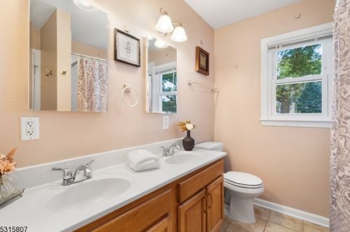 16 Fletcher Pl, Madison NJ 07940-2307 exterior