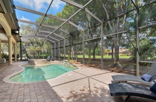 8978 Shenendoah Cir, Naples FL 34113-1670 exterior