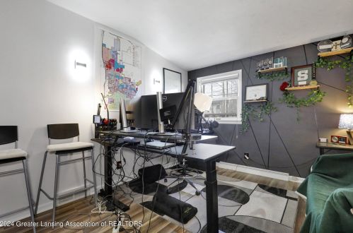 615 Burcham Dr, East Lansing MI 48823-2746 exterior