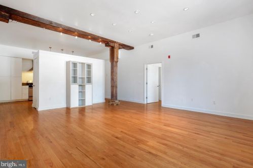 1016 Hamilton St, Philadelphia, PA 19123-3725