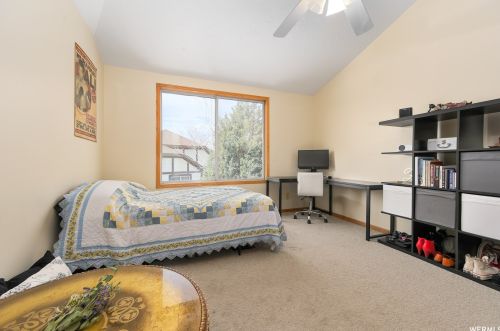 8842 Sunridge Dr, Sandy UT 84093-7044 exterior