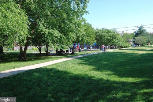 309 Wilkes St, Alexandria VA 22314-3853 exterior