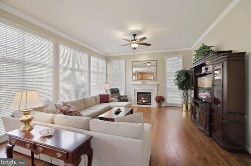 7001 Highland Mdw Ct, Alexandria VA 22315-3963 exterior