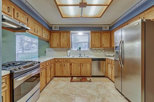 102 Golfview Dr, Montgomery TX 77356-8804 exterior