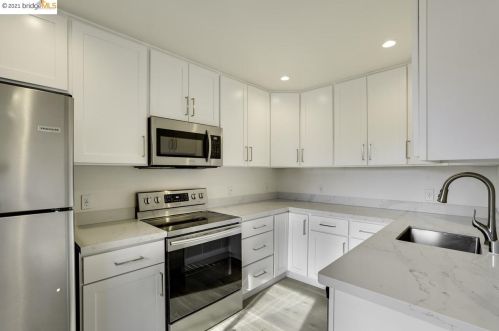 2043 Emerson St, Berkeley CA 94705-1813 exterior