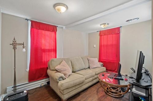 76 Newark St, Providence RI 02908-5316 exterior