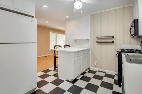 1711 Walker St, Gainesville GA 30504-5922 exterior