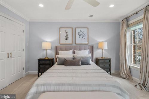 613 Royal St, Alexandria VA  22314-2031 exterior