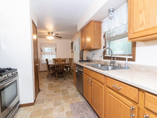 5805 111, Milwaukee WI 53214-2357 exterior