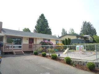 10820 Crestwood Dr, Seattle, WA 98178-3124
