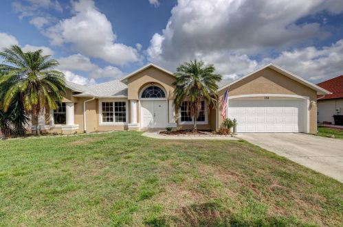174 Dalton Cir, Fort Pierce FL 34953-5847 exterior