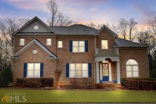 235 Lake Summit Vw, Atlanta GA  30342-1979 exterior