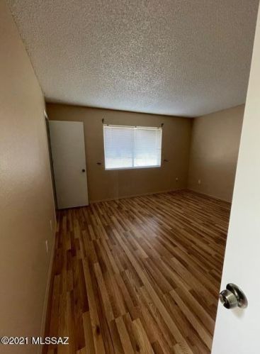 5276 Camino De Ln Tierra, Tucson AZ 85746-1018 exterior