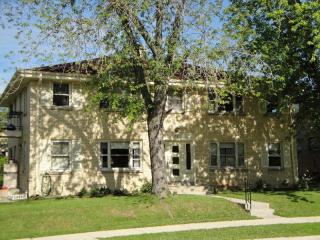 2382 92nd St, Milwaukee WI  53227-2352 exterior