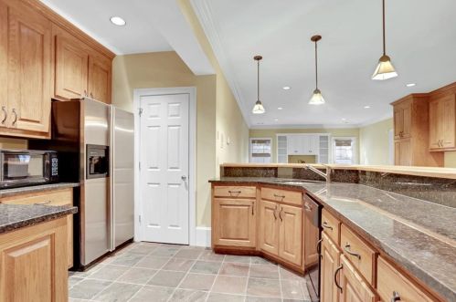 2656 Dobbs Cir, Atlanta GA 30327 exterior