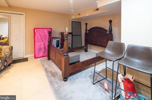 51 Mactavish Ct, New Castle DE 19720-6524 exterior