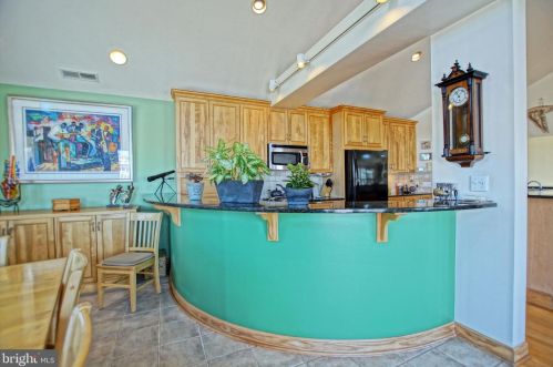 302 Cpe Shr Dr, Lewes DE 19958-3101 exterior