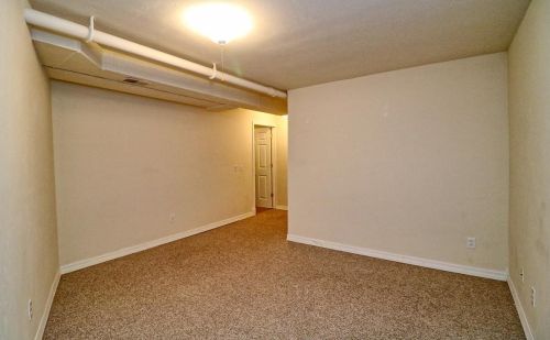 12393 Waterford Ave, Milwaukee WI 53235-4922 exterior