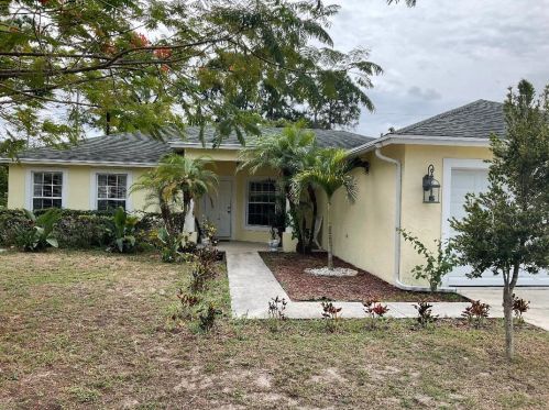 966 California Blvd, Fort Pierce, FL 34953-1813