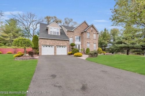 100 Serpentine Dr, Morganville NJ 07751-1400 exterior