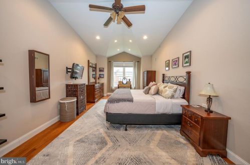 1505 Dickinson St, Philadelphia PA 19146-4830 exterior