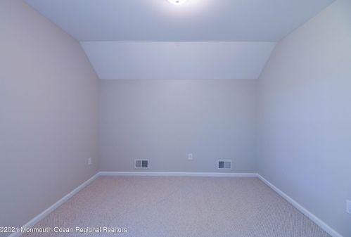 5 Markus Ct, Jackson Twp NJ  08527-2886 exterior