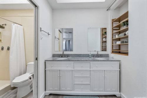 1490 Ala Leleu St, Honolulu HI  96818-1515 exterior