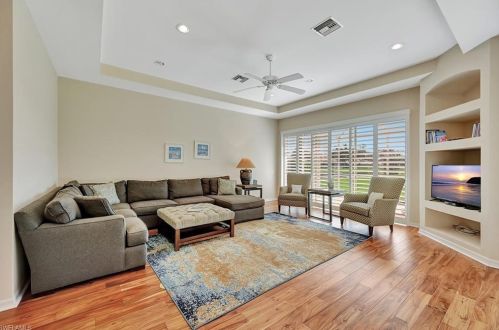 1690 Manchester Ct, Naples FL 34109-0429 exterior