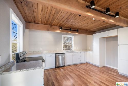 1751 Winding Crk Trl, Spring Branch TX 78070-5327 exterior