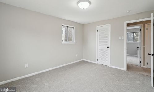 114 Woodview Ln, Riverton NJ  08077-3218 exterior